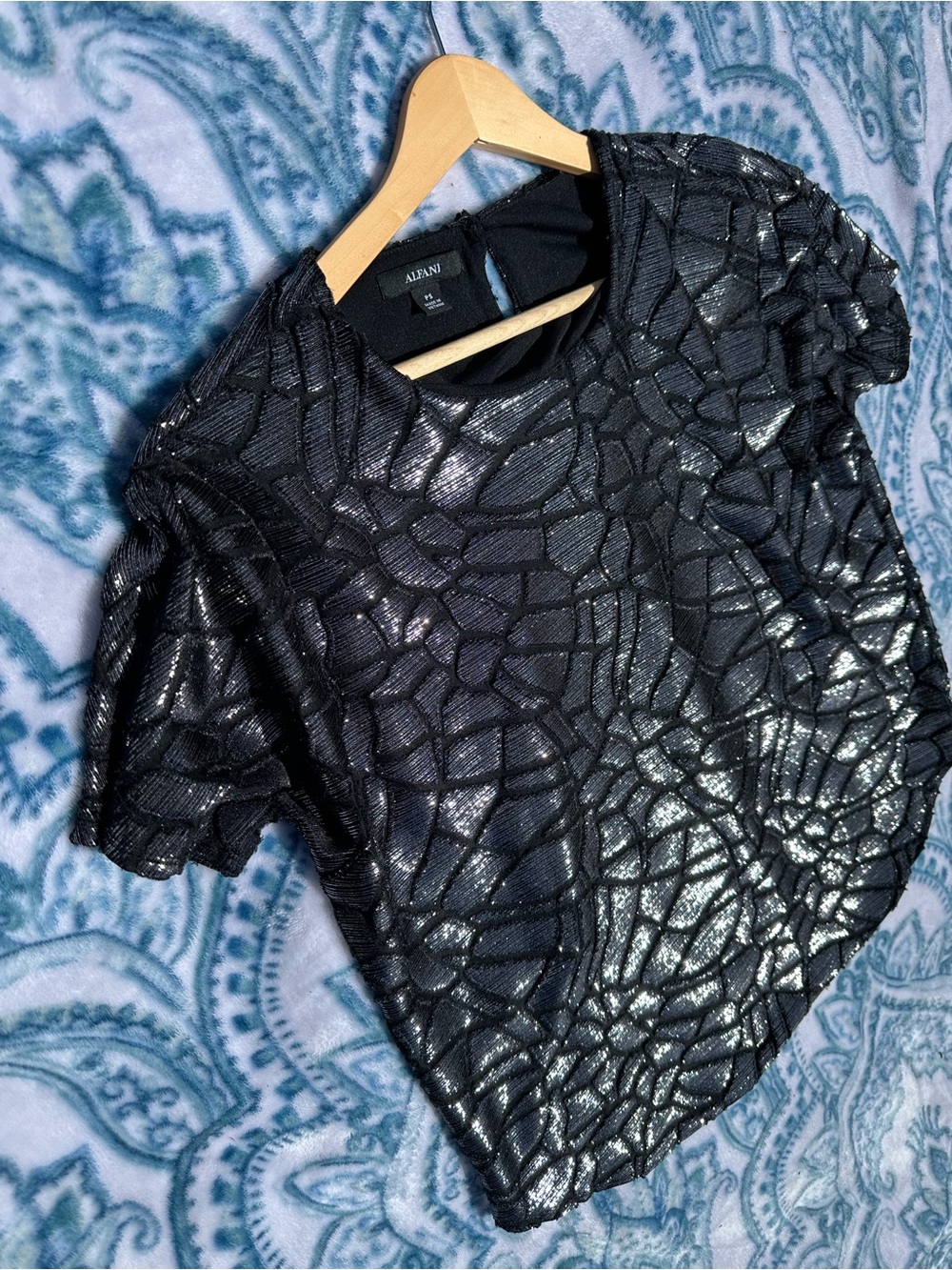 Alfani Black Metallic Crackle-Pattern Short Sleeve Top size PS